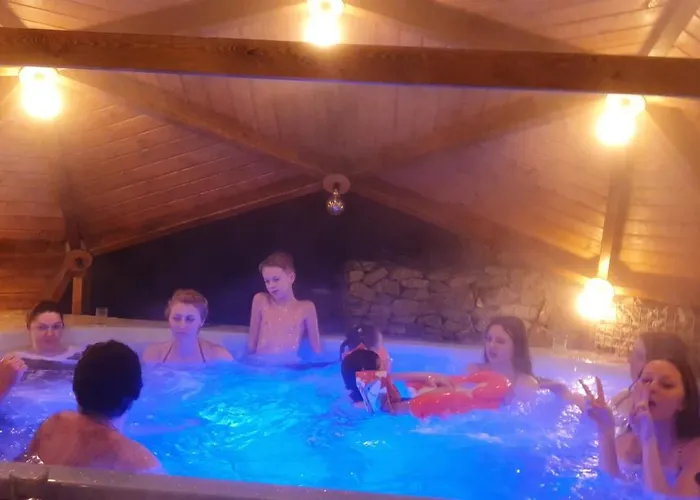 U Tadka Dom Z Jacuzzi Na Zielonej Prázdninový dům *